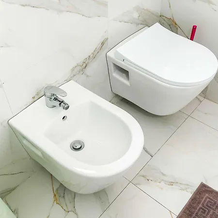 Porta Mare Golem (Tirana)