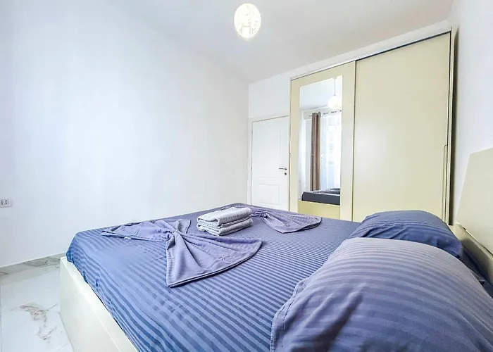 Porta Mare * Golem (Tirana)